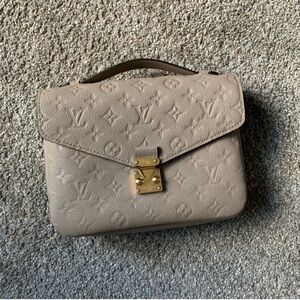 Louis Vuitton Pochette Métis Empriente Leather in Turtle Dove